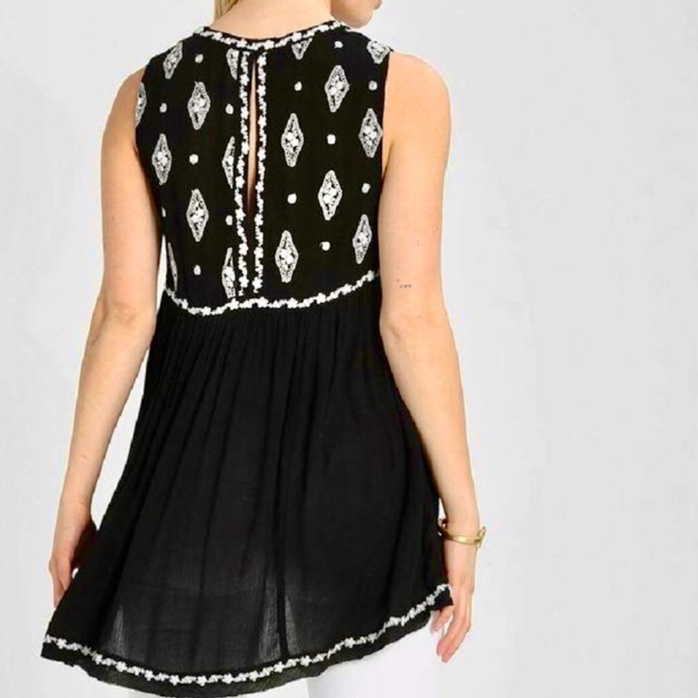 🌺🎉HP🎉🌺 NWOT Free People Diamond Embroidered Top - Picture 3 of 16